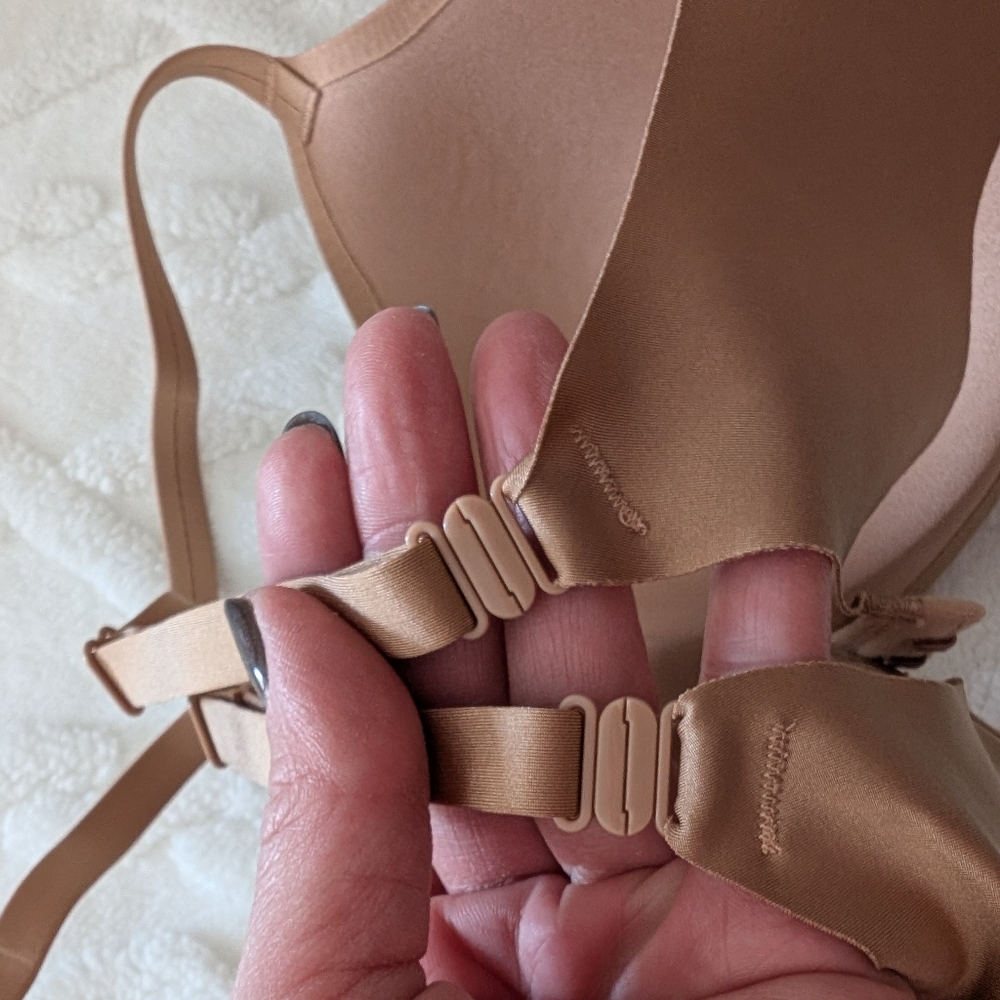 LIKE NEW b.tempt'd By Wacoal Wireless Smooth Convertible Bra, Nude, 36B - Picture 6 of 6